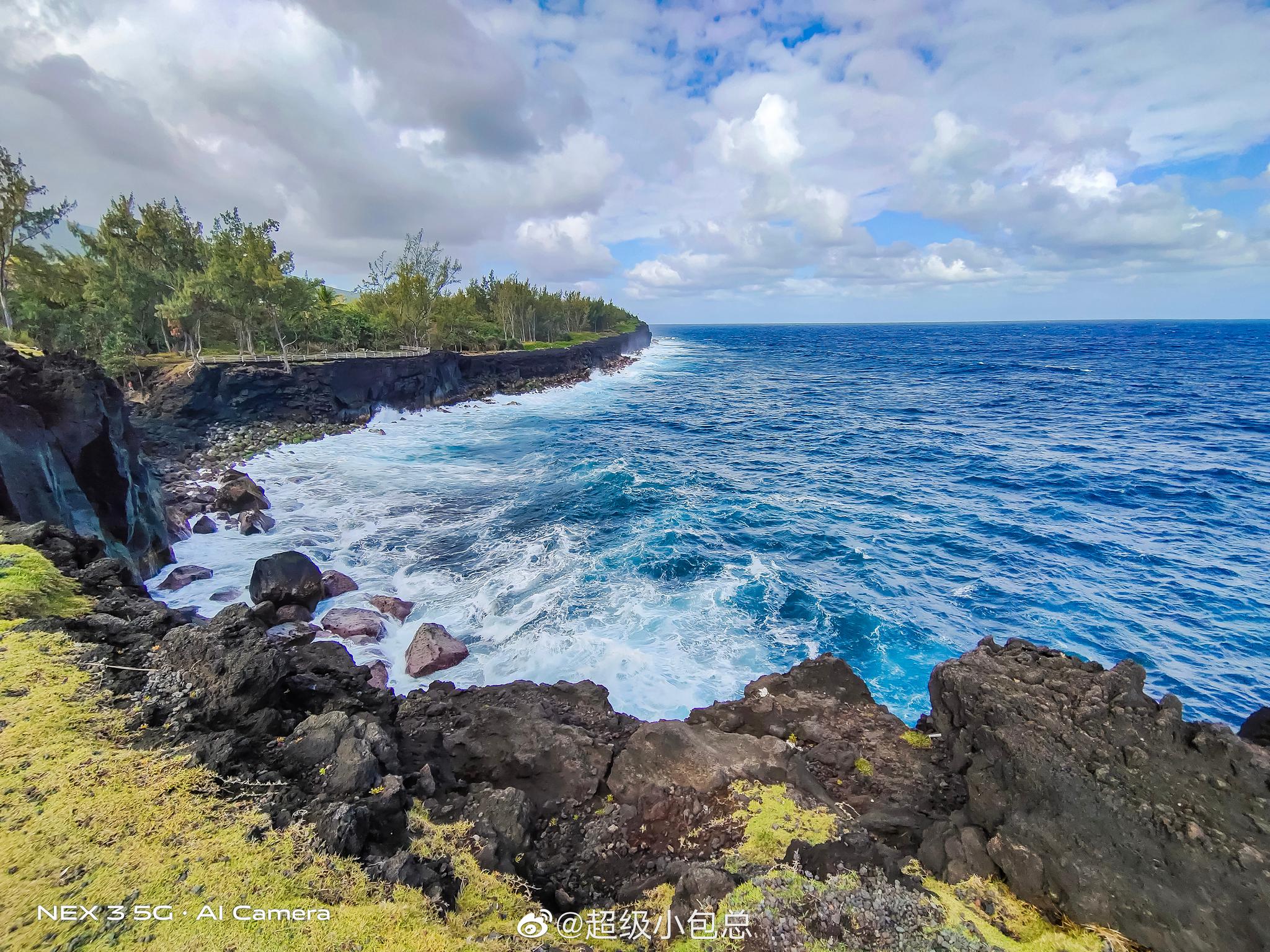 留尼汪是印度洋上的一座神奇的小岛