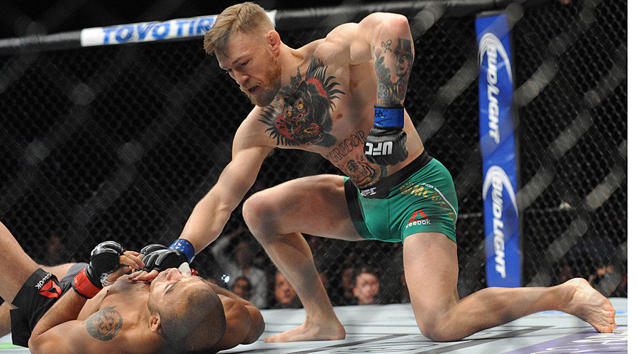 "嘴炮"康纳早年比赛,连续砸肘ko对手!首回合轻松终结!