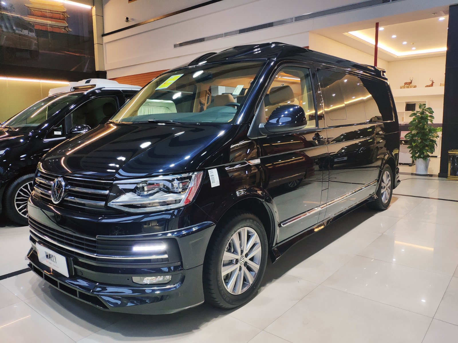 进口大众t6房车,商务凯路威改装升级,动感组合创造出不同层次