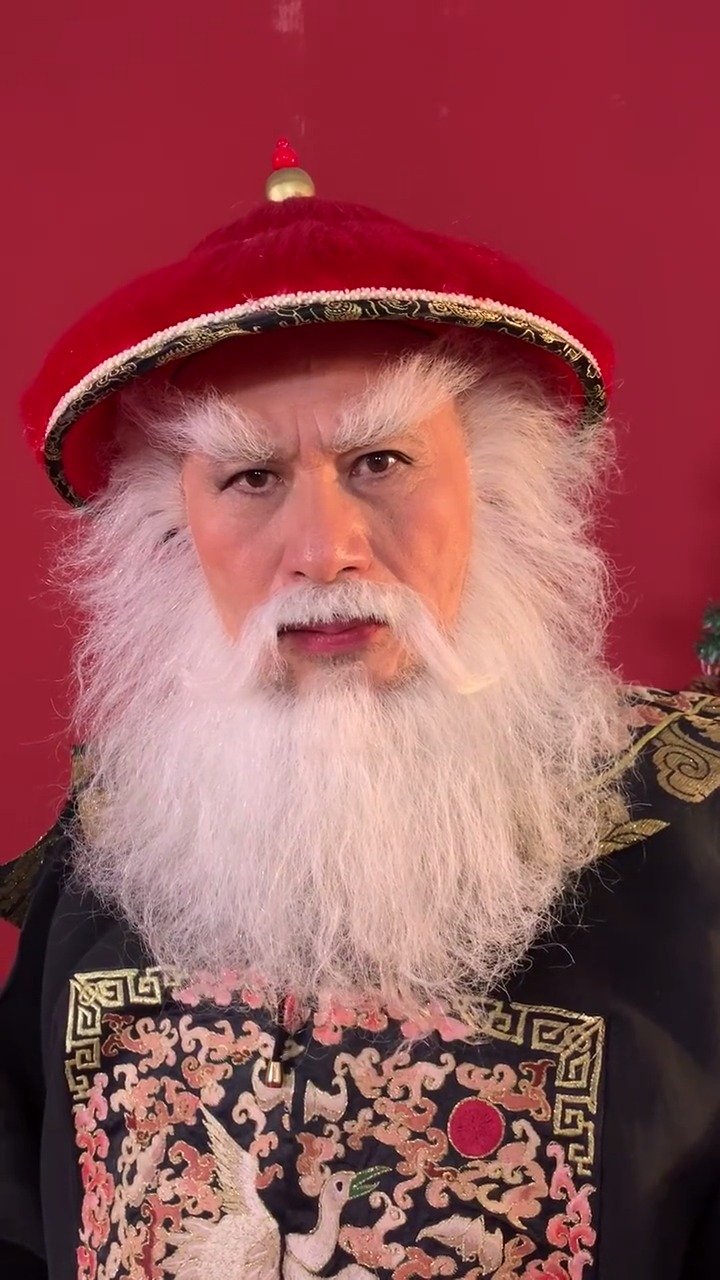 徐锦江:听说你们都在等一个红帽子白胡子的老人?