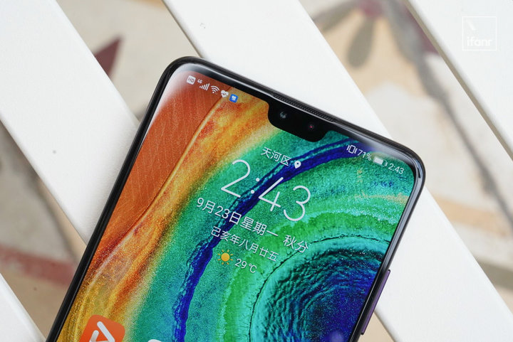 这主要是因为除了前置相机外,华为 mate30 pro 的刘海内部还配备了