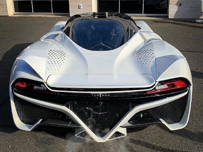西尔贝ssc tuatara,最大功率可达1750hp,百公里加速2.5s