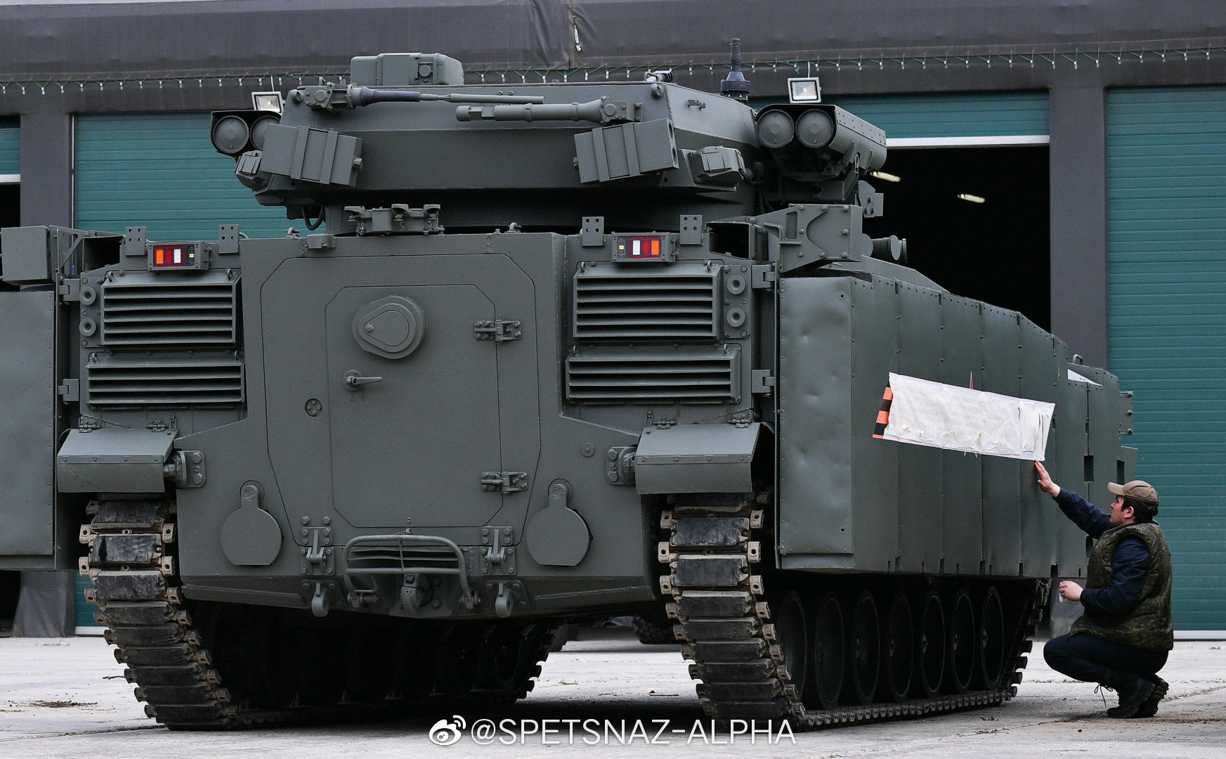 俄军的t-14"阿玛塔"主战坦克(Танк Т-14 объект 148 ТГ