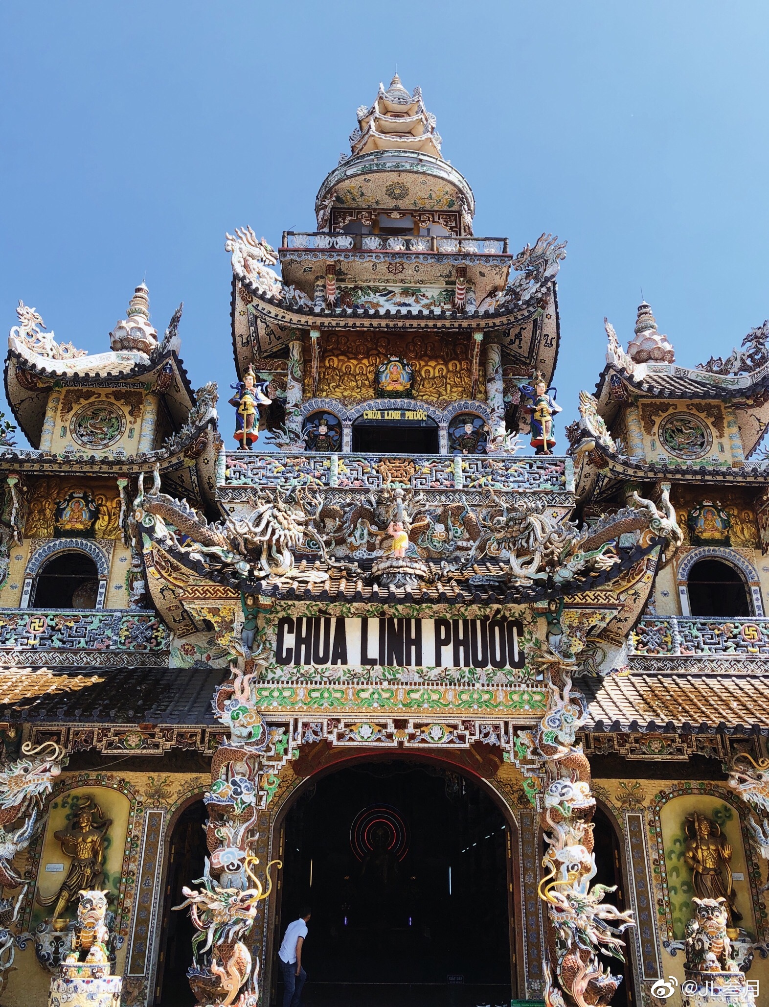 太喜欢越南的寺庙了,你相信有上帝的存在?_高清图集_新浪网