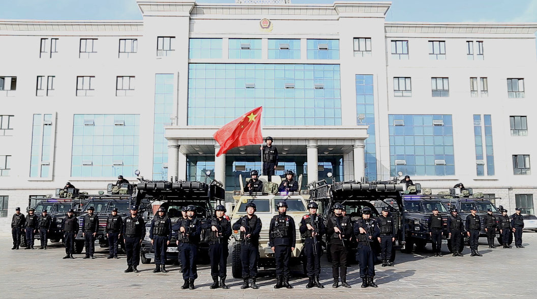 和田公安给您拜年啦