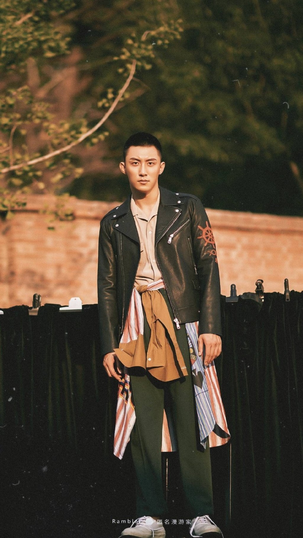 黄景瑜的寸头造型让人过目难忘!将痞帅和可爱的气质融合的如此完美