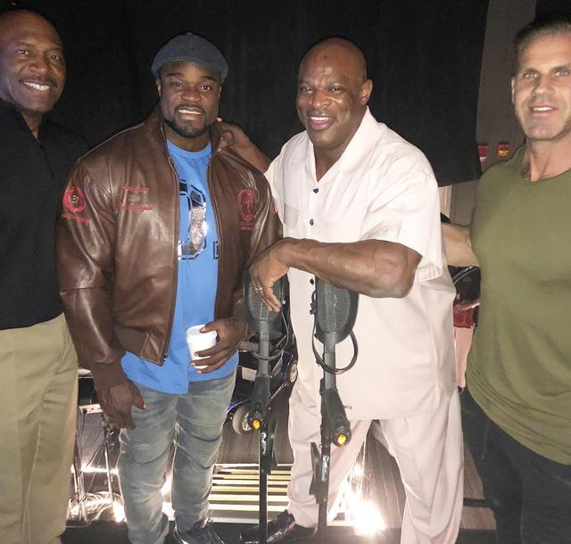 力大如牛的超级警察,辉煌过巅峰过,坐轮椅依然被尊重|罗尼|罗尼库尔曼