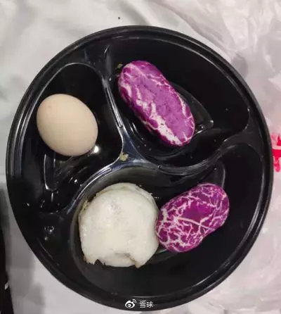 一家四人确诊新冠肺炎,妈妈去世后我终于在方舱医院见到了父亲和儿子