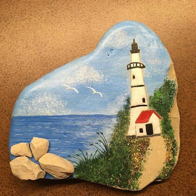 石头上的森林和大海如诗如画