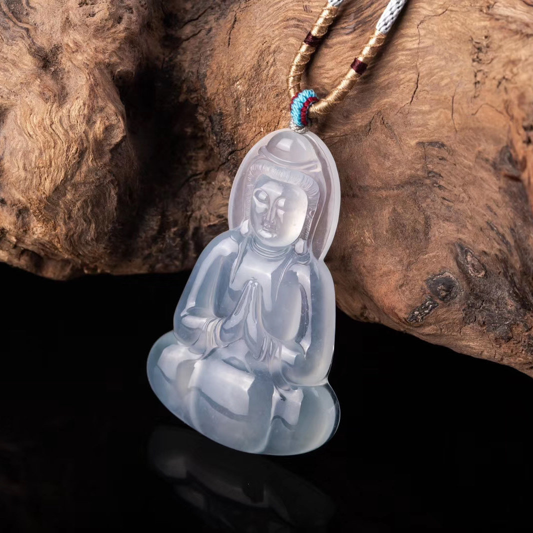 白冰翡翠观音,种老,细腻纯净.雕工简单大气