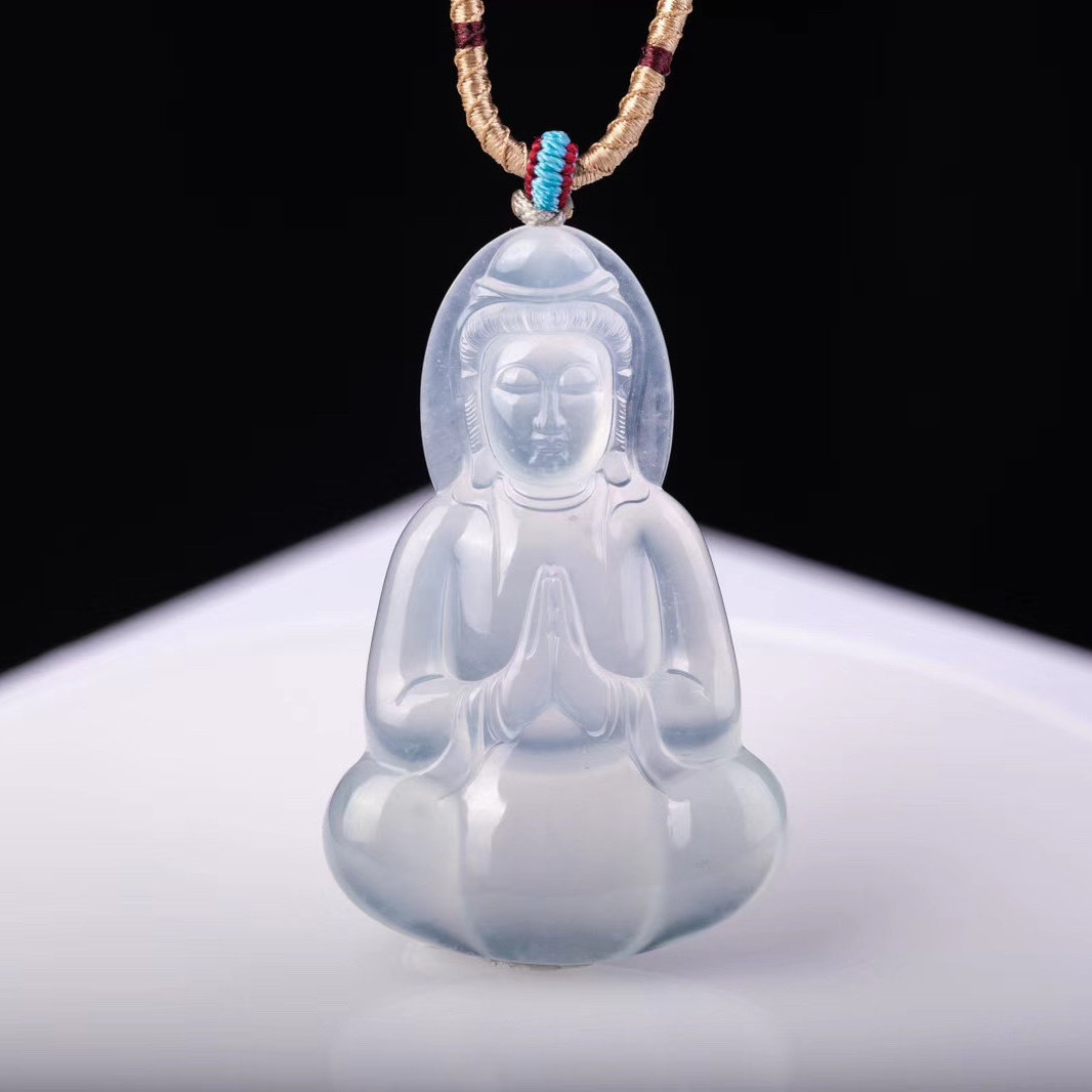 白冰翡翠观音,种老,细腻纯净.雕工简单大气