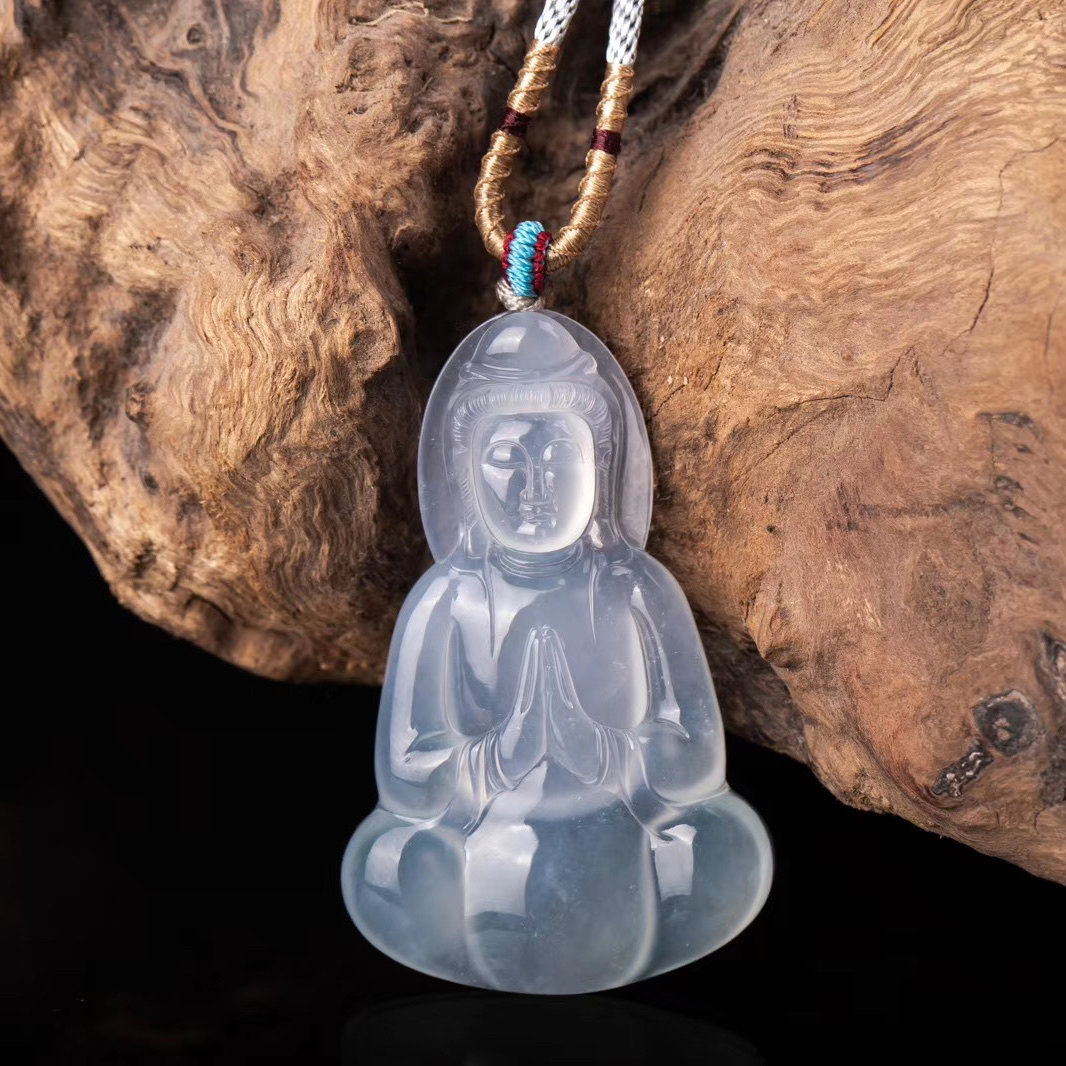 白冰翡翠观音,种老,细腻纯净.雕工简单大气