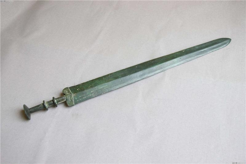 秦兵马俑出土了千年古剑工艺惊人如现代产品它到底什么来头