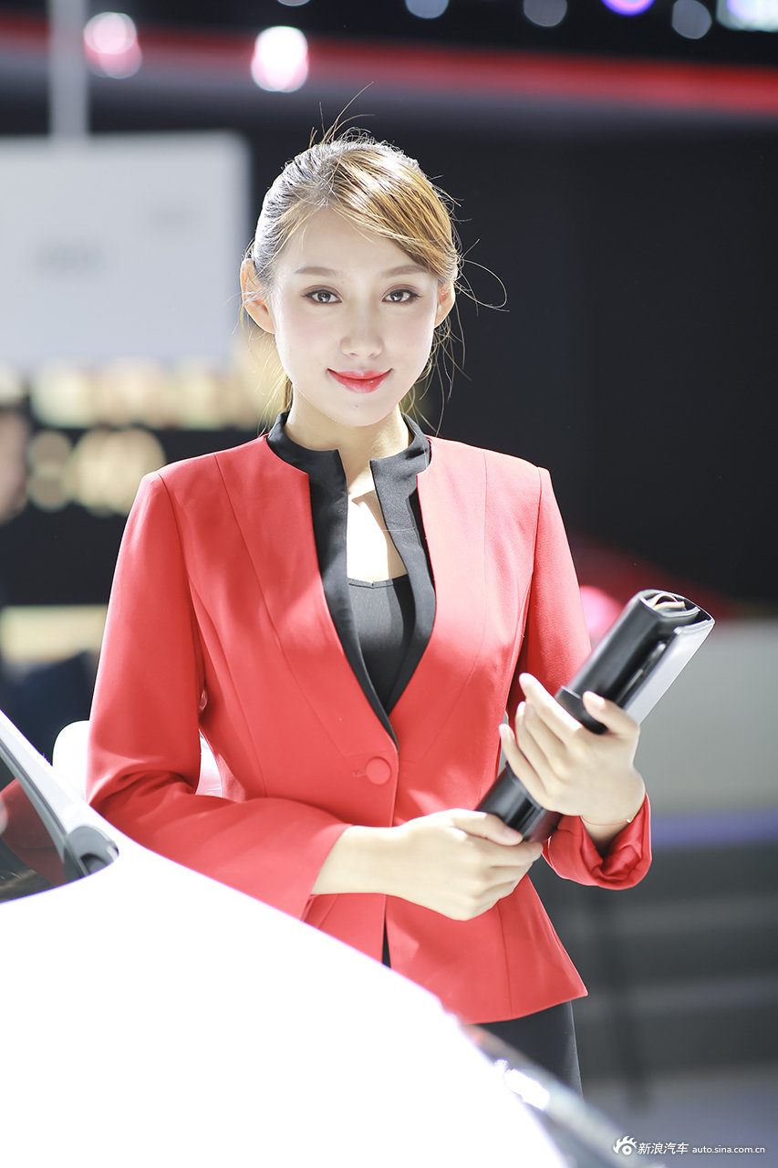 车展上的礼仪小姐姐,你更喜欢哪一个?