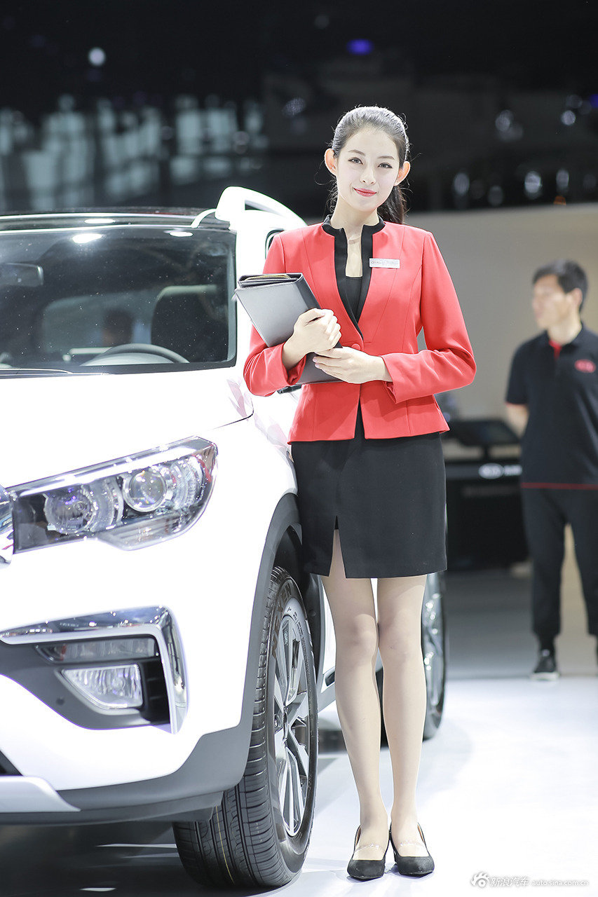 车展上的礼仪小姐姐,你更喜欢哪一个?