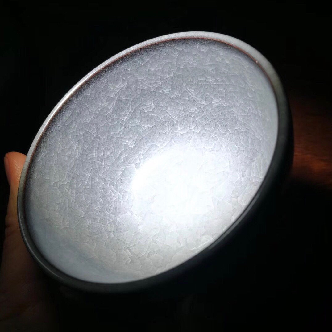 哥窑-百圾碎 百圾碎,瓷器开片冰裂纹的一种.