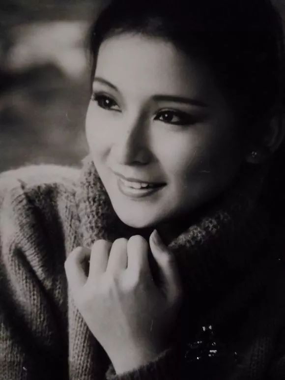 无性无爱,一生未嫁,抑郁缠身,被母亲"毁"了一生的陈淑桦