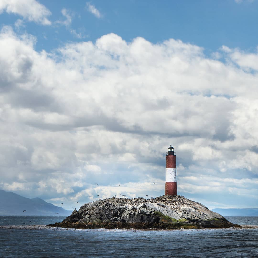 海中央灯塔是如何建造起来的 朱蒙灯塔建造过程详解