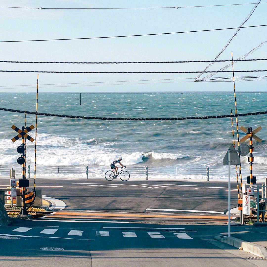 Kamakurakōkōmae Station 日本镰仓的海|镰仓_新浪新闻