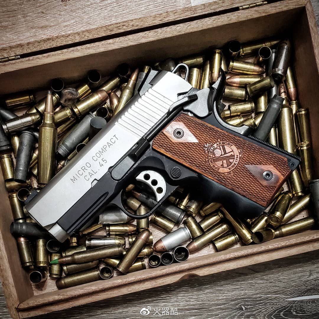 【枪械骚图】光线 构图 背景 加上精修,真的没话说了!