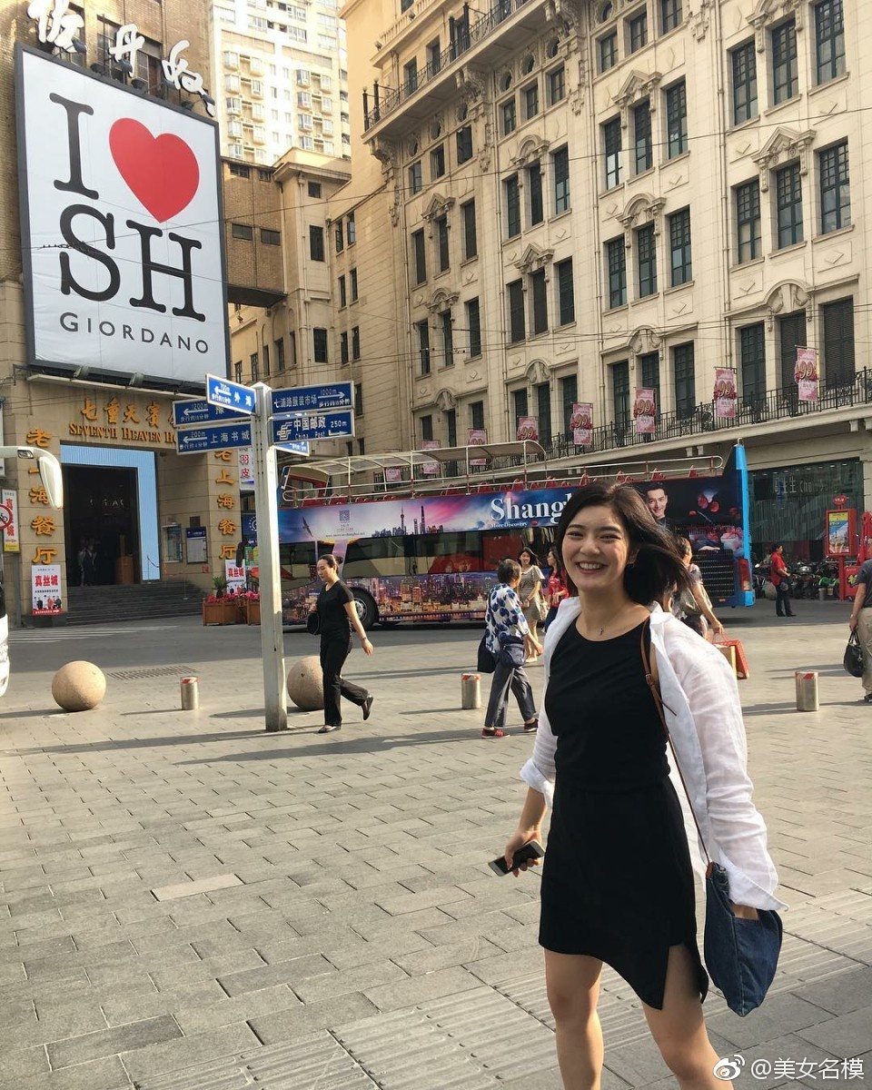 上海美女 南京路图片