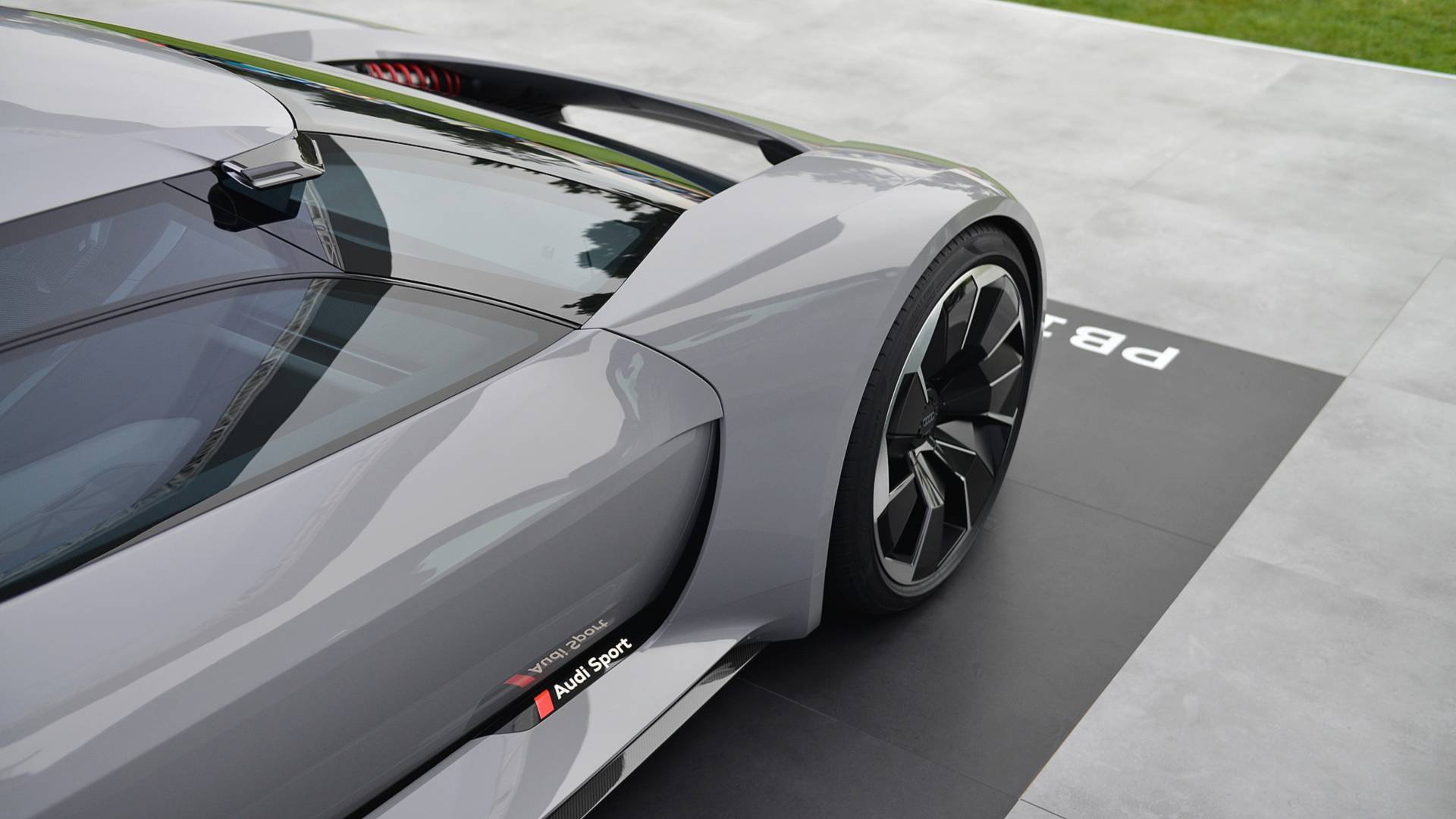 奥迪pb18 e-tron纯电超跑限量50台 纯电的奥迪你们喜欢吗?