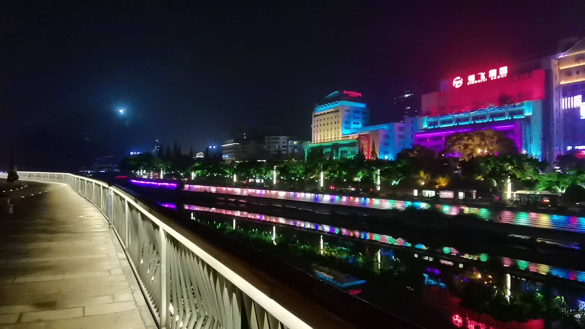 自贡滨江路的美丽夜景 @自贡同城