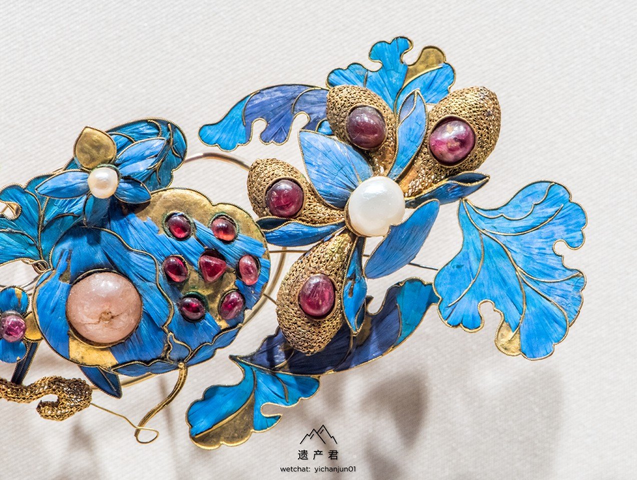 故宫博物院藏· 清代银镀金点翠嵌宝石花果纹簪