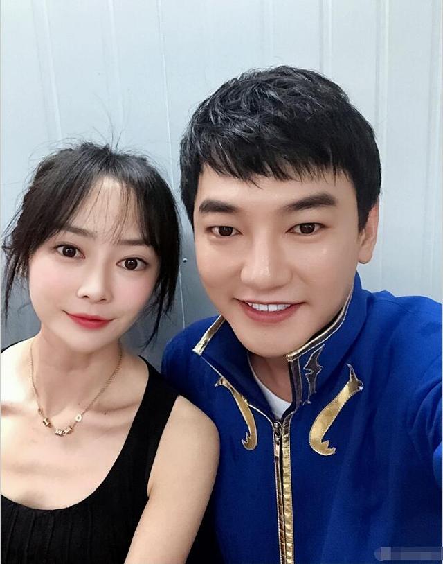 黑魔仙小月同框引回忆,时隔多年差距明显|袁奇峰|黑魔|小月_新浪新闻