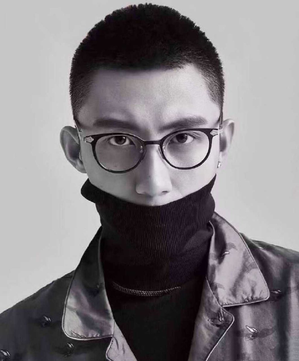 黄景瑜的寸头造型让人过目难忘!将痞帅和可爱的气质融合的如此完美