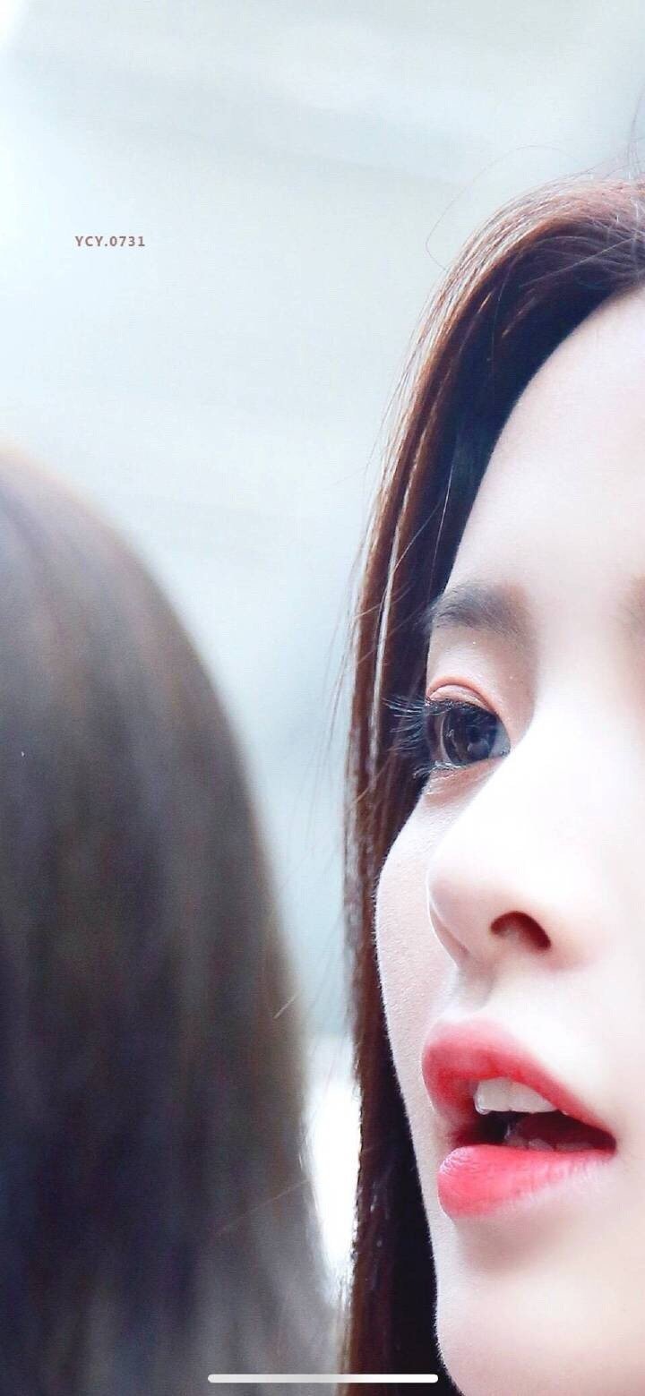 杨超越侧颜绝美,很养眼的大美女