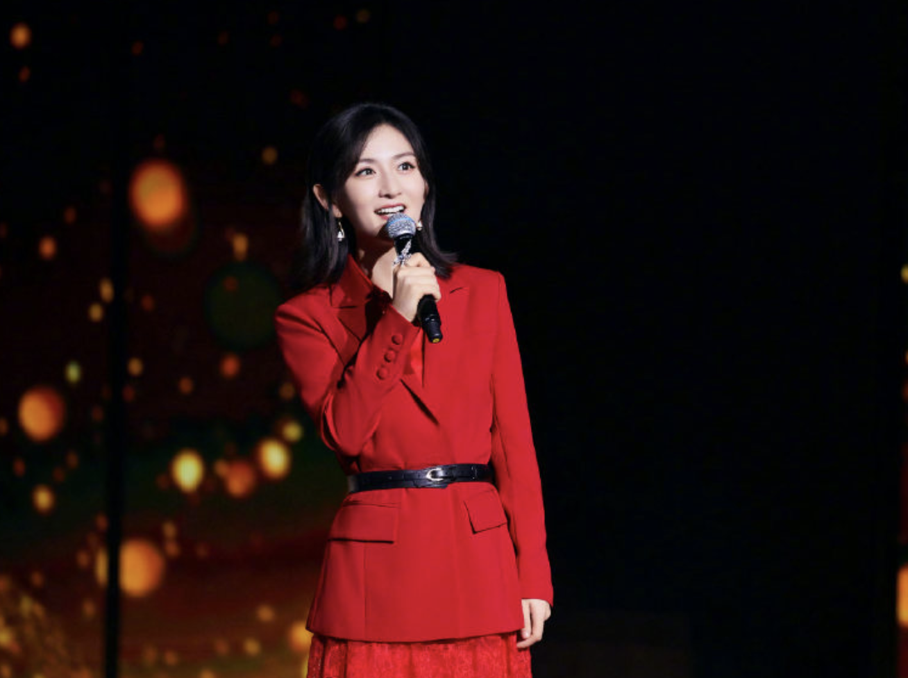 湖南春晚节目单官宣谢娜无缘主持阵容深夜秒删动态心情难过