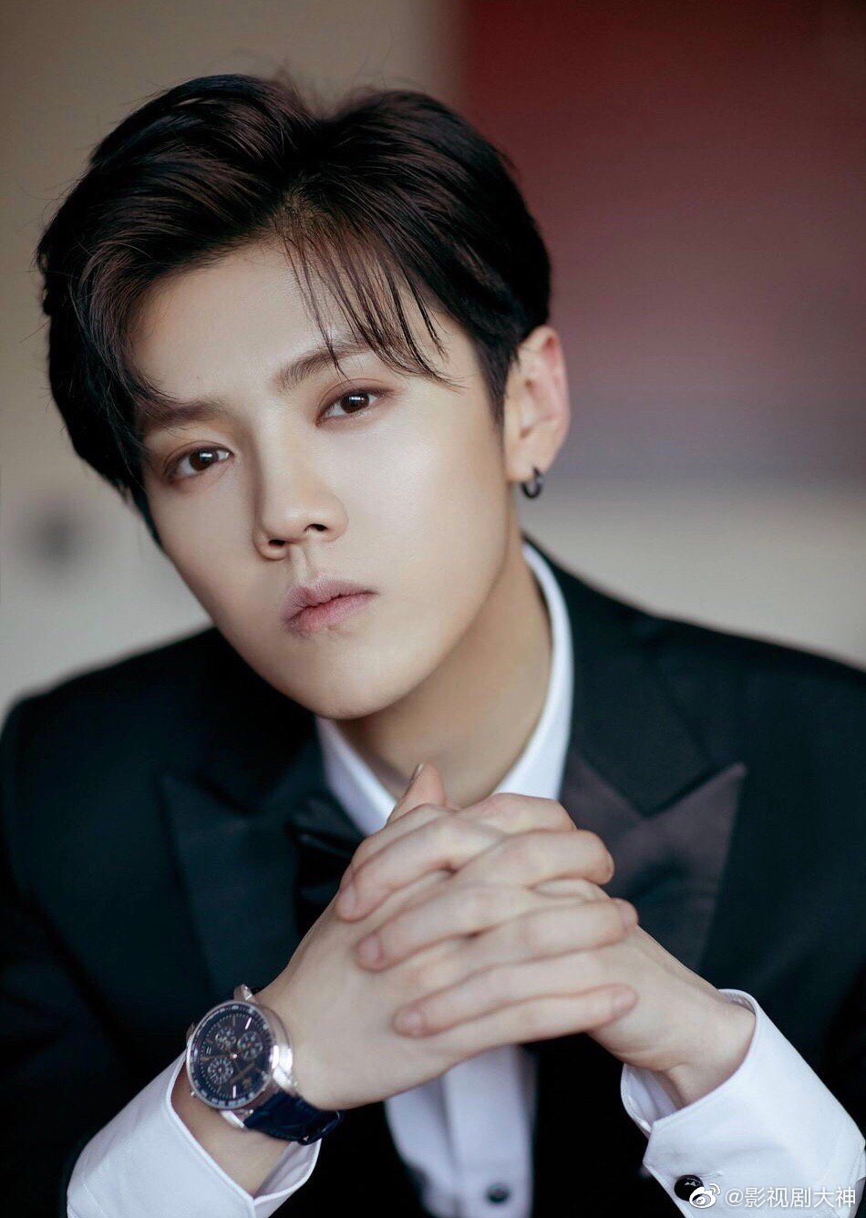 《偶像练习生》《青春有你》两大节目的制片人姜滨去探班鹿晗