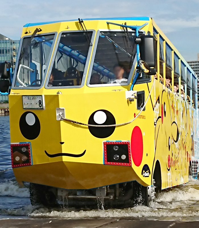 日本横滨市联合"皮卡丘大量发生"活动推出的"皮卡丘"主题水陆两用巴士