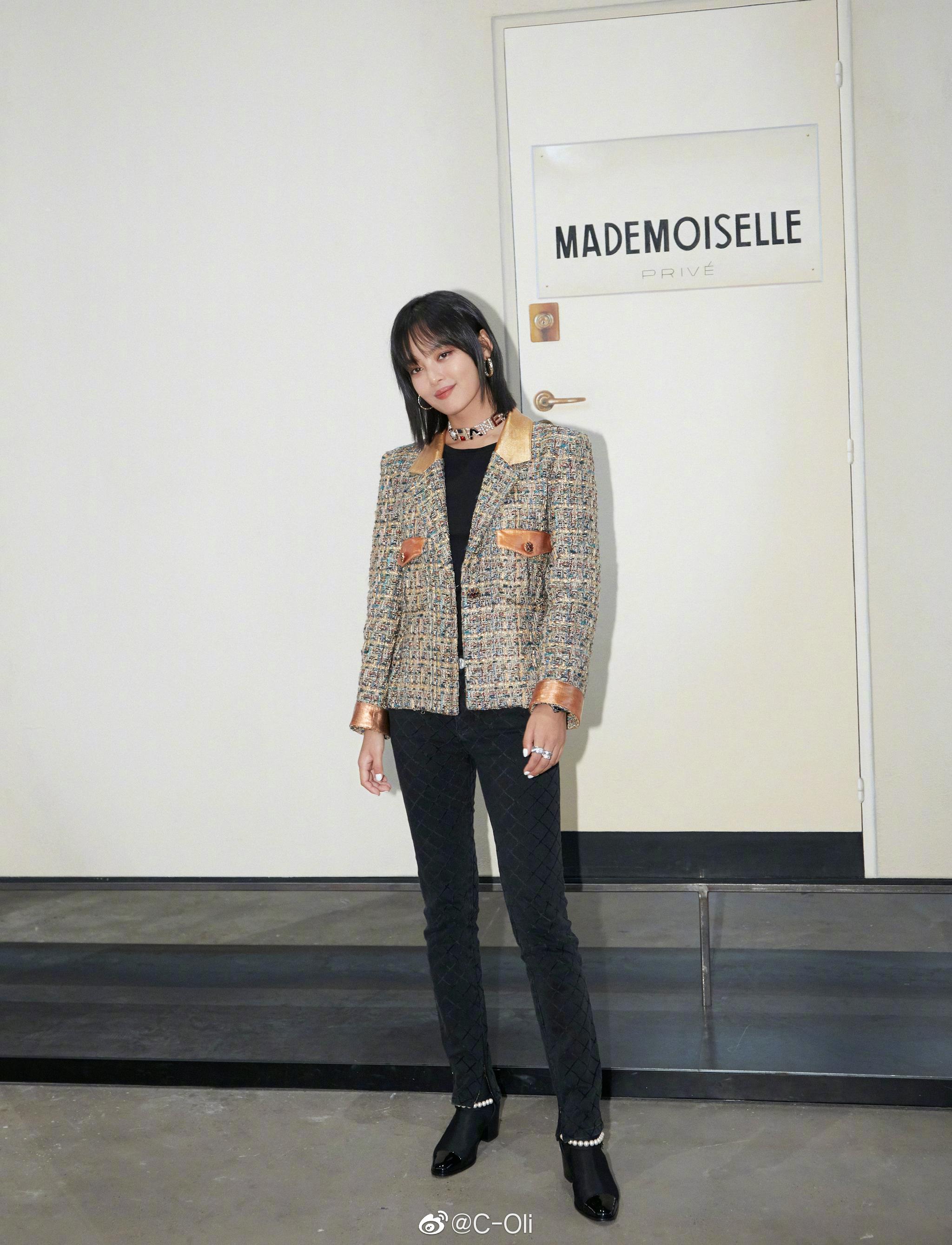 演员@辛芷蕾 受邀亮相《亮相走进香奈儿》展览活动