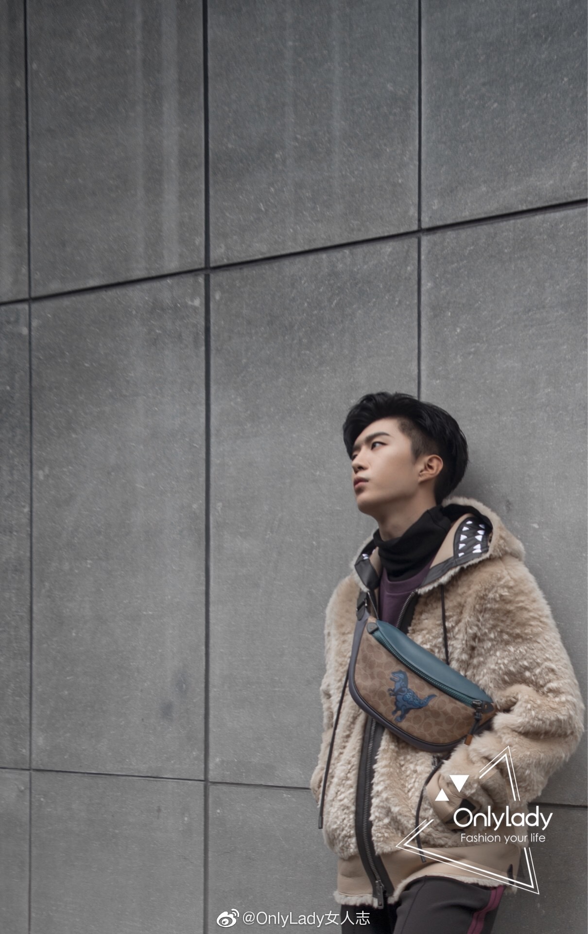 范丞丞adam0616 帅气演绎时下最in的潮流单品～廓形羊毛外套搭配@oaa