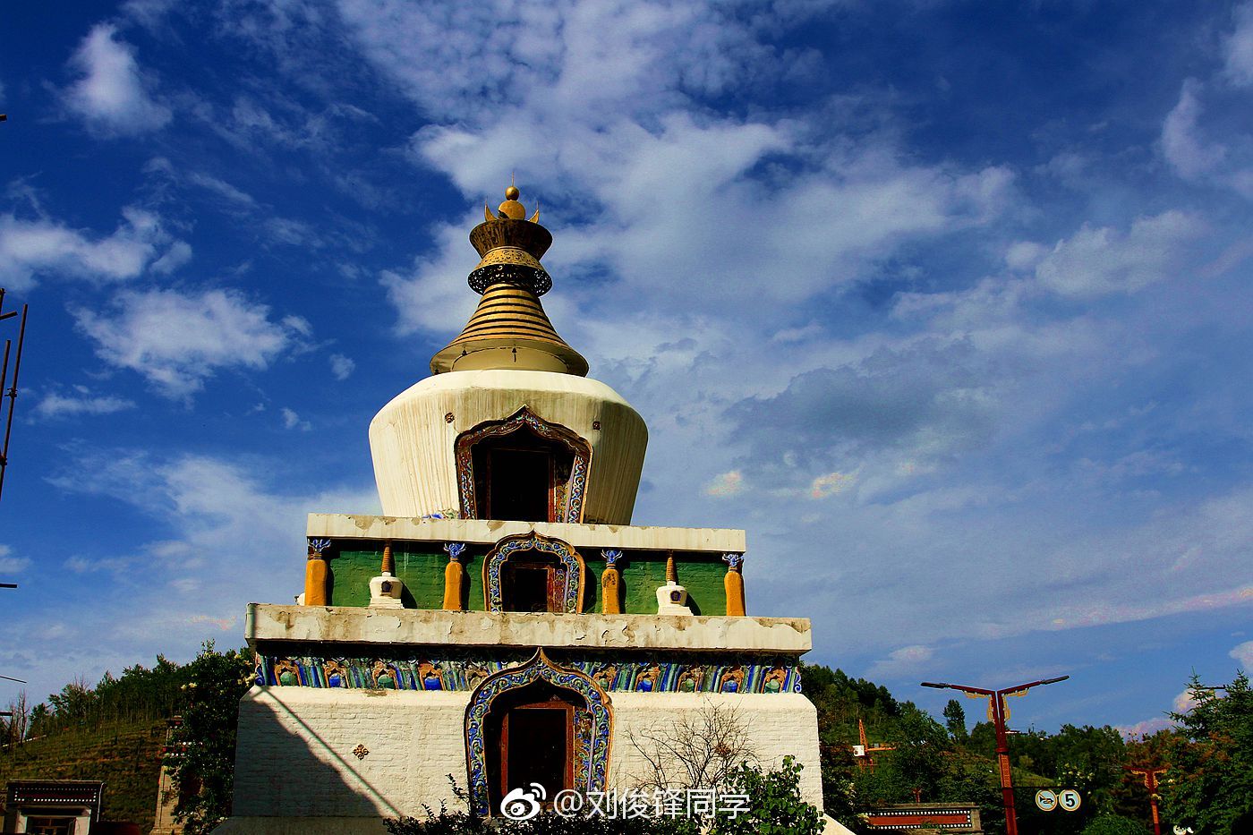 塔尔寺丨它是西宁最为著名的藏传佛教寺庙,整座寺庙依山而建