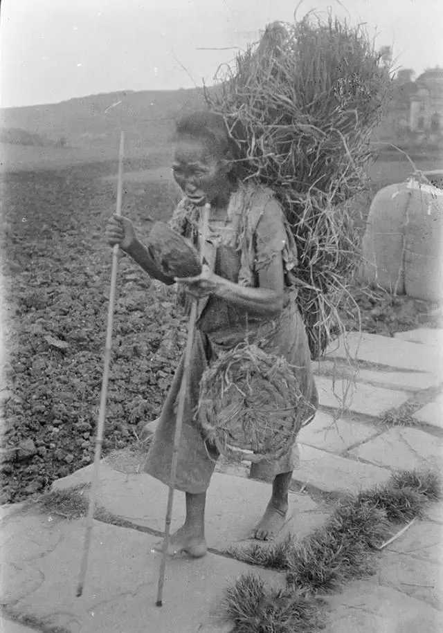 1917年-1919年,美国摄影师甘博拍摄的部分乞丐和难民的作品|社会|情景_新浪新闻