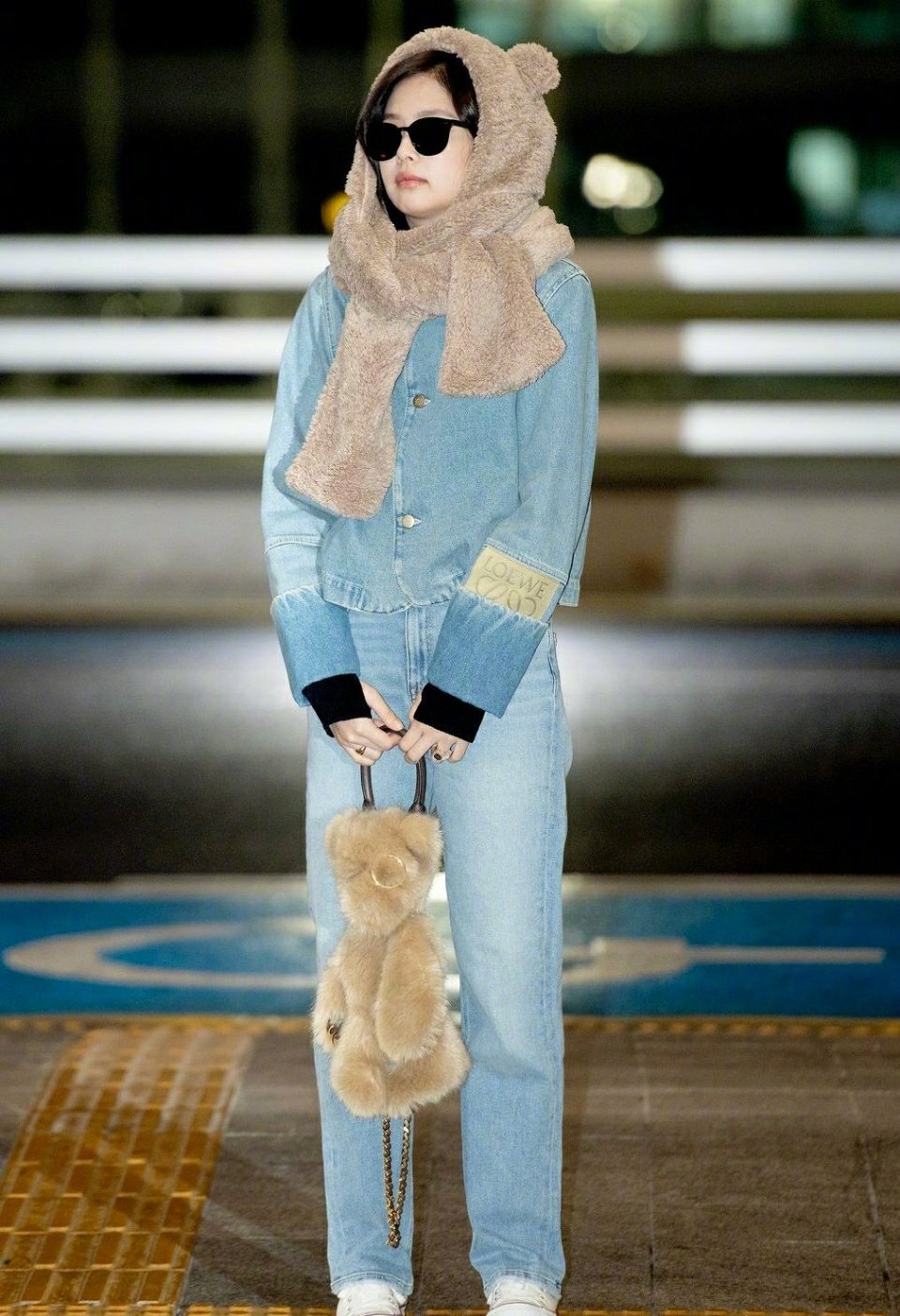 jennie仁川机场出发北京,小熊脑子真的太可爱了啊啊啊!