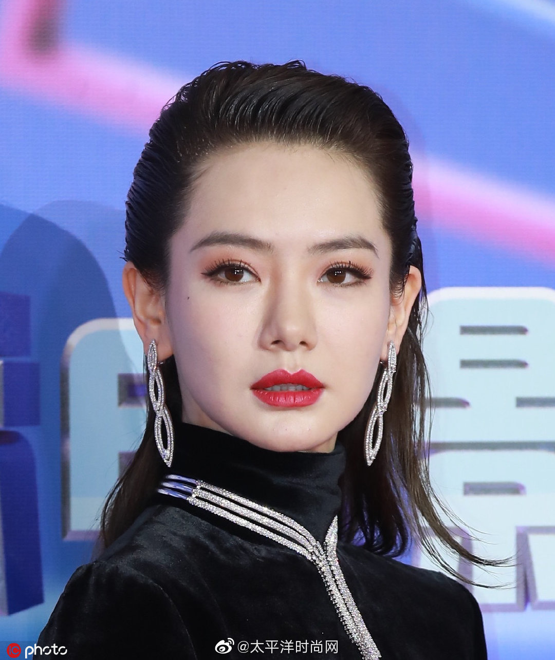 湿发大背头是一种增强气场的发型,能瞬间a爆全场,高级感更是up up