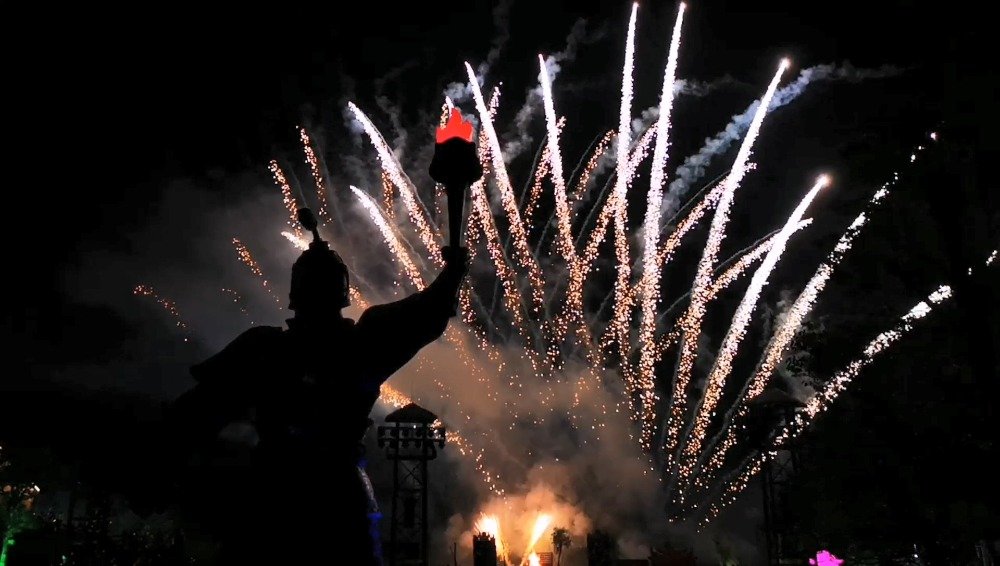 6分钟烧钱10万 的木兰草原烟花秀有多美?很难找到合适的文字去描述