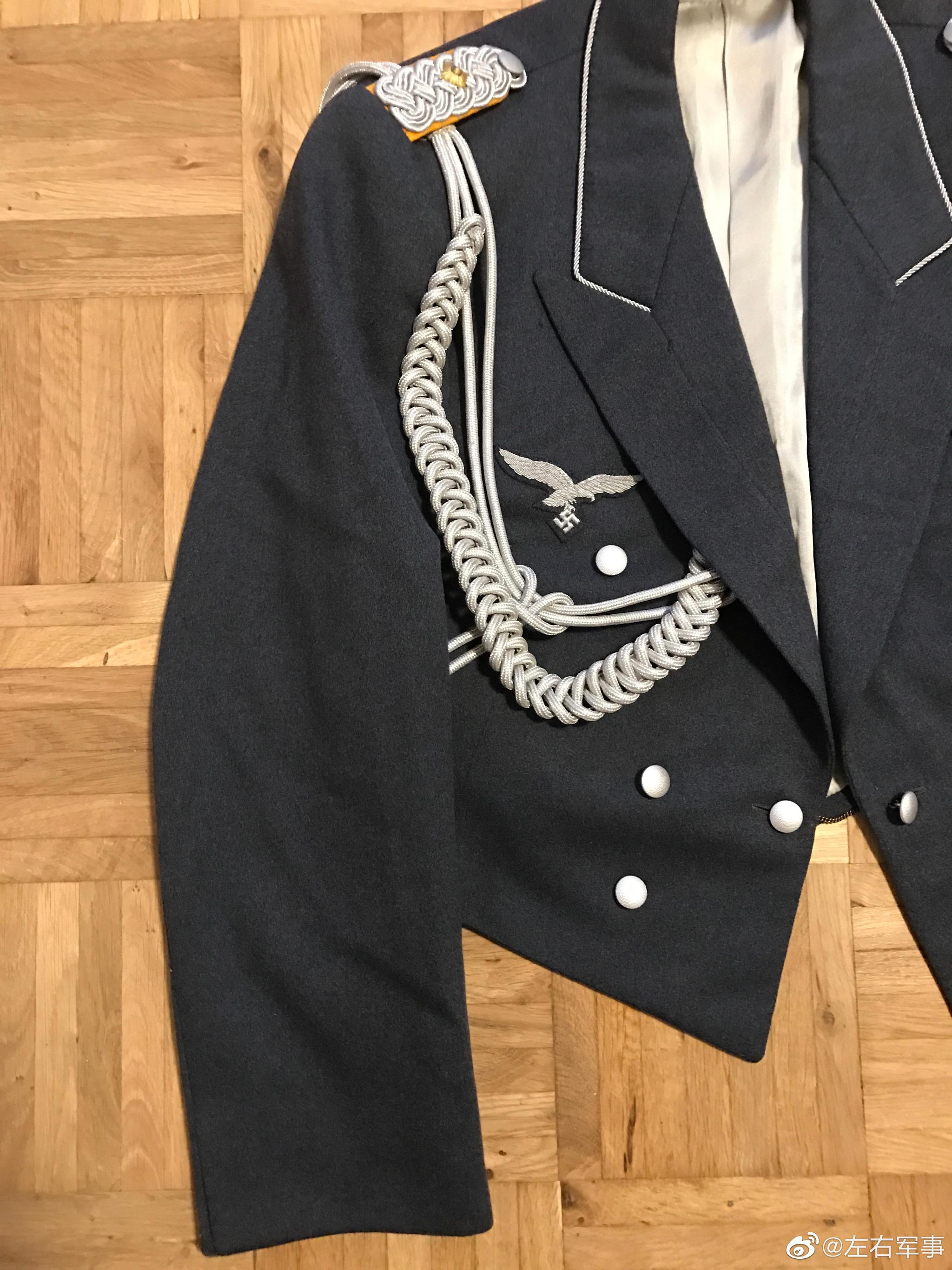 原品二德空军晚礼服这套可以出只要一万八