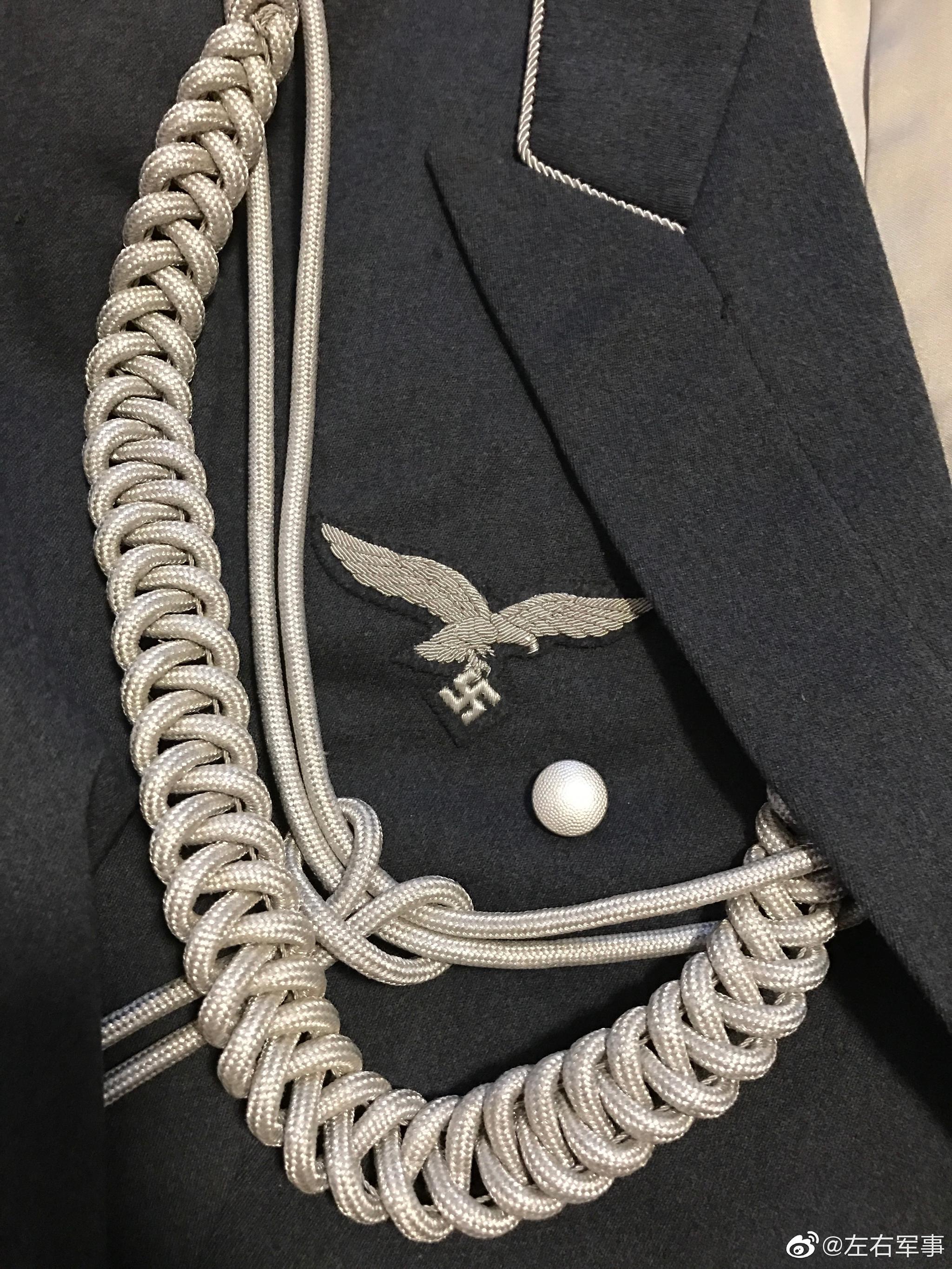 原品二德空军晚礼服这套可以出只要一万八