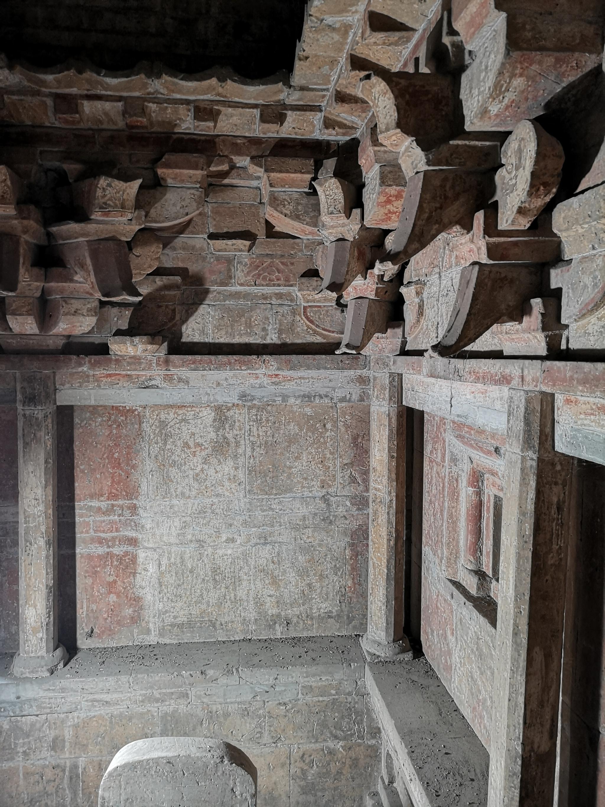 山西临汾的一座金代彩绘砖雕墓