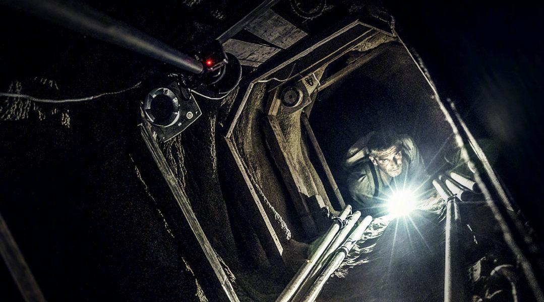 西班牙悬疑烧脑神作《隧道尽头》定档7月25日