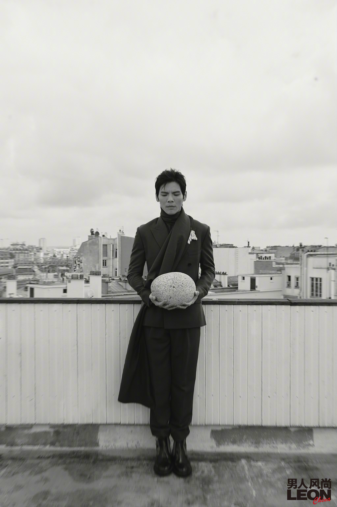 男人风尚9月刊封面是演员向佐jackyheung