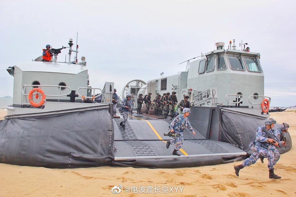 蓝色突击2019演习,泰军乘坐我726野马气垫登陆艇登陆