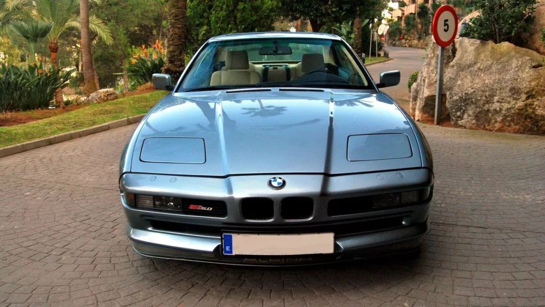 这台历史唯一的跳灯宝马当初售价400万现在成为罕见收藏物