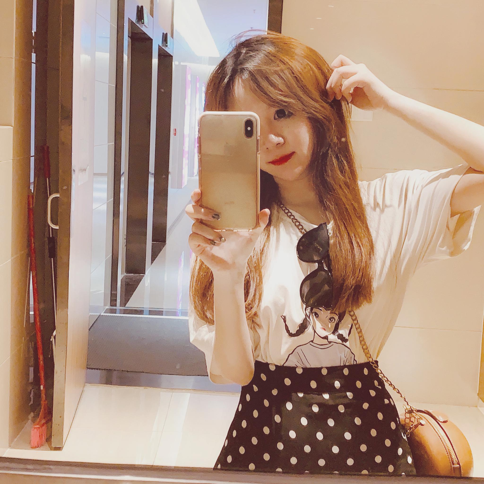 一定要尝试下在商场厕所里的镜子拍照📷真的有自带美颜的效果|美颜|