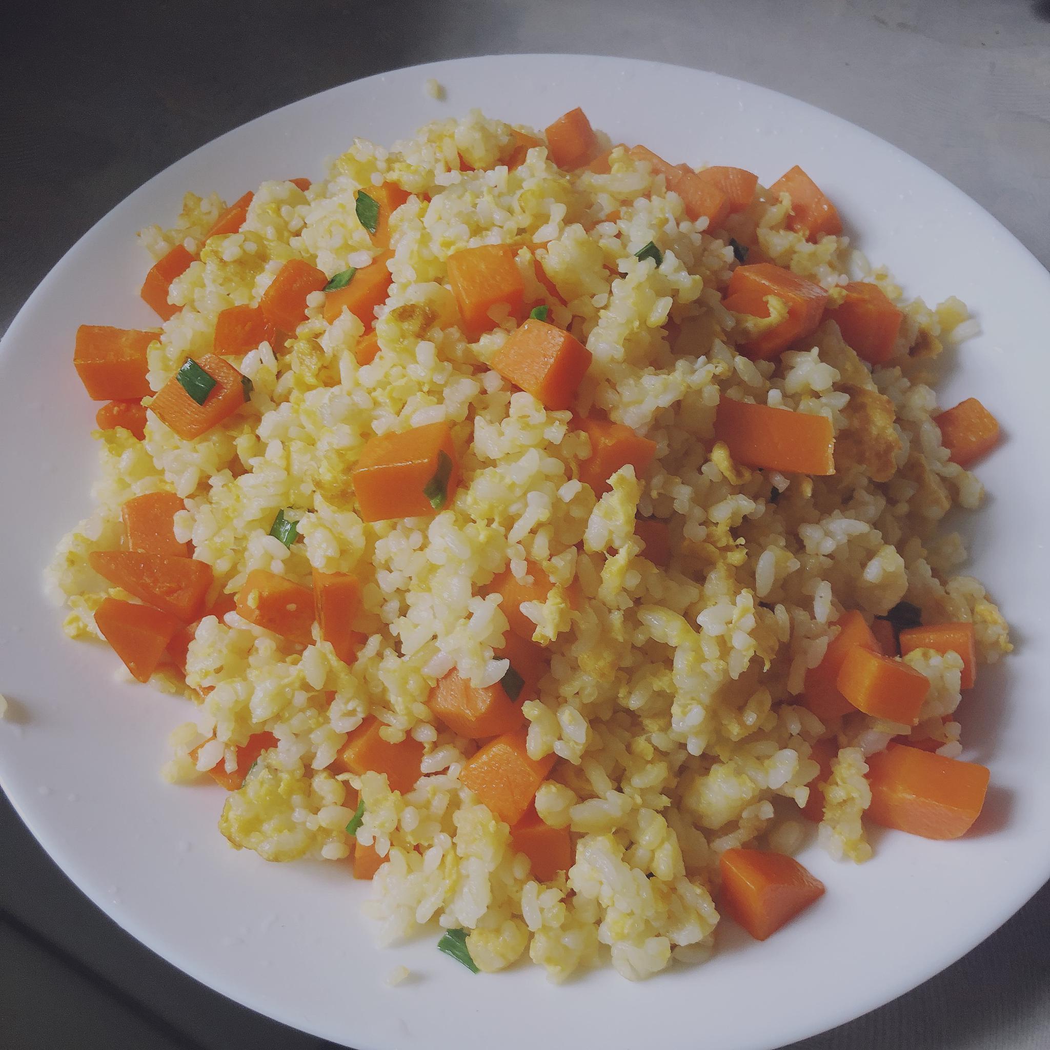 胡萝卜蛋炒饭